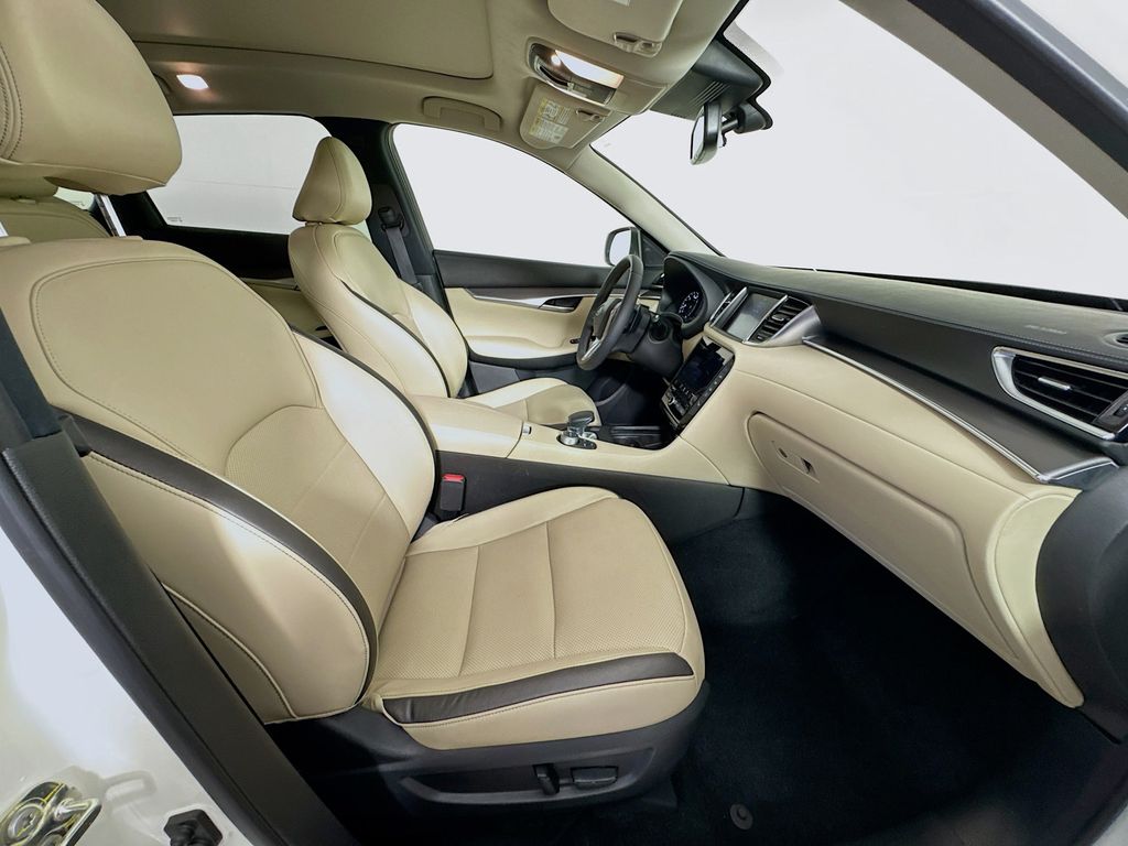 2022 Infiniti QX50 Luxe photo 30