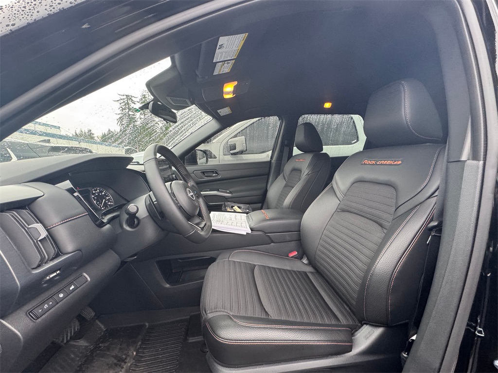 2025 Nissan Pathfinder Rock Creek photo 3