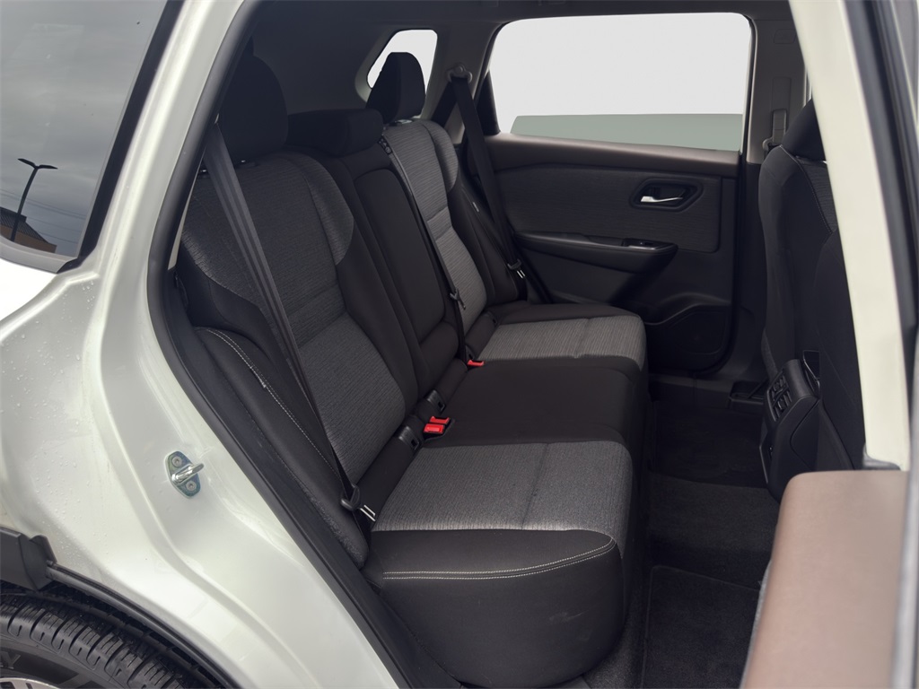 2023 Nissan Rogue SV photo 19
