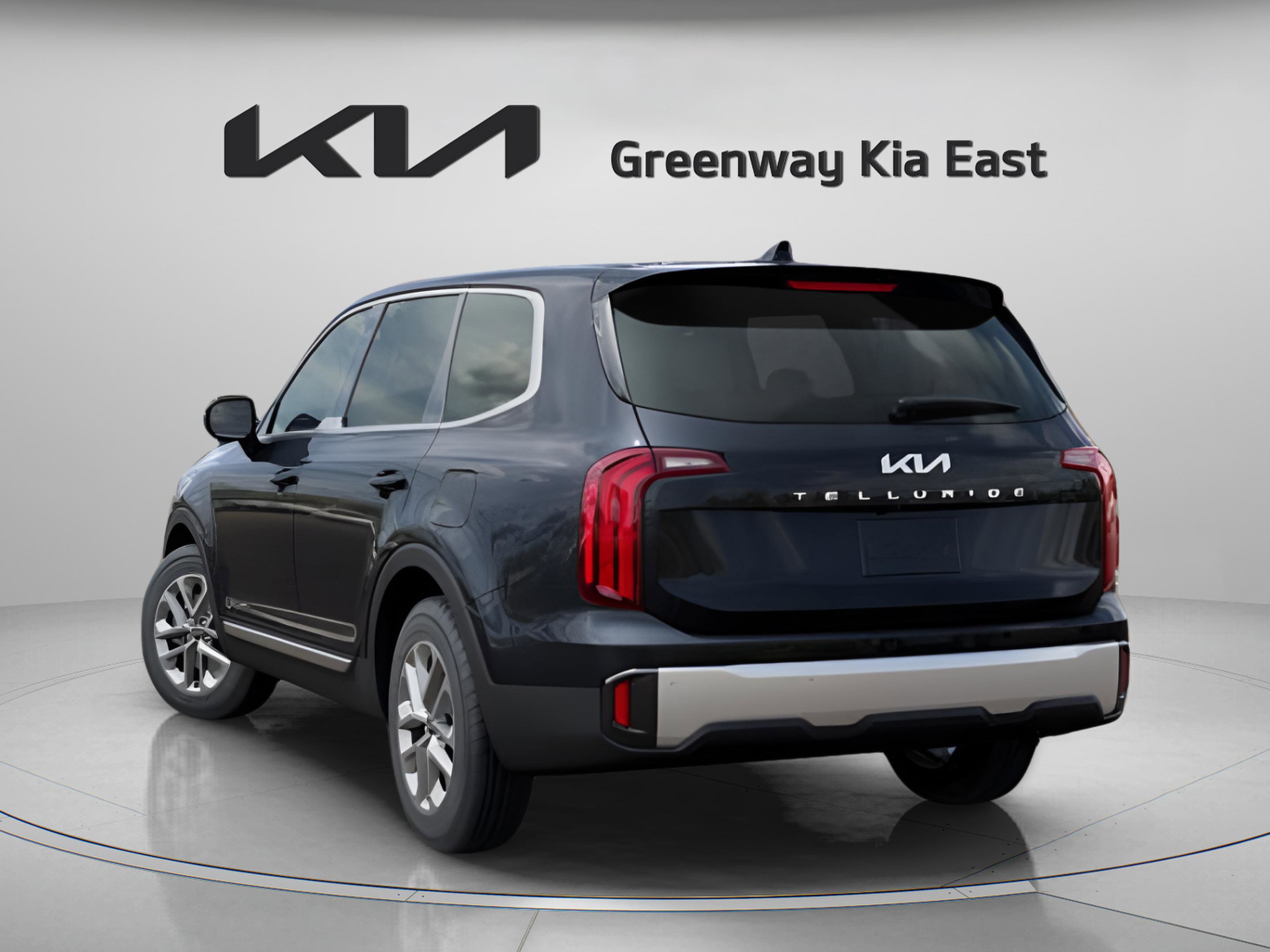 2025 Kia Telluride LX photo 2