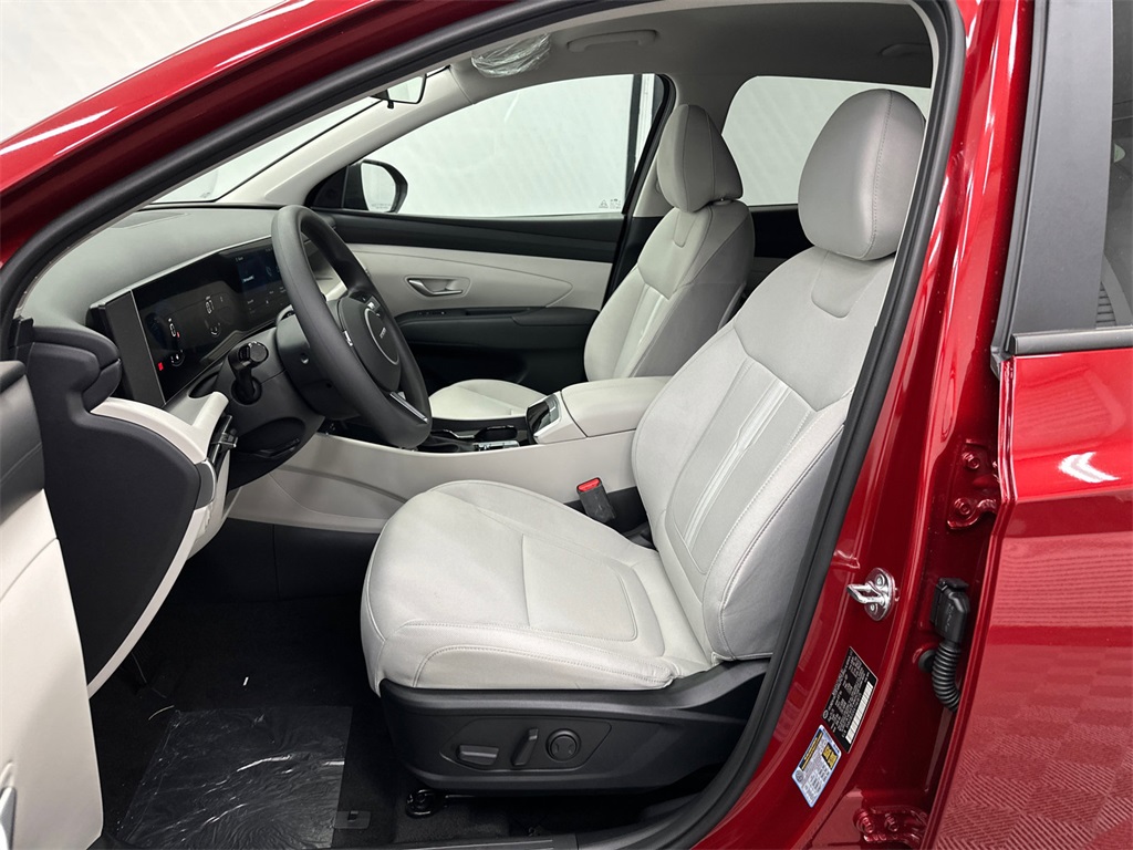 2026 Hyundai Tucson SEL photo 9