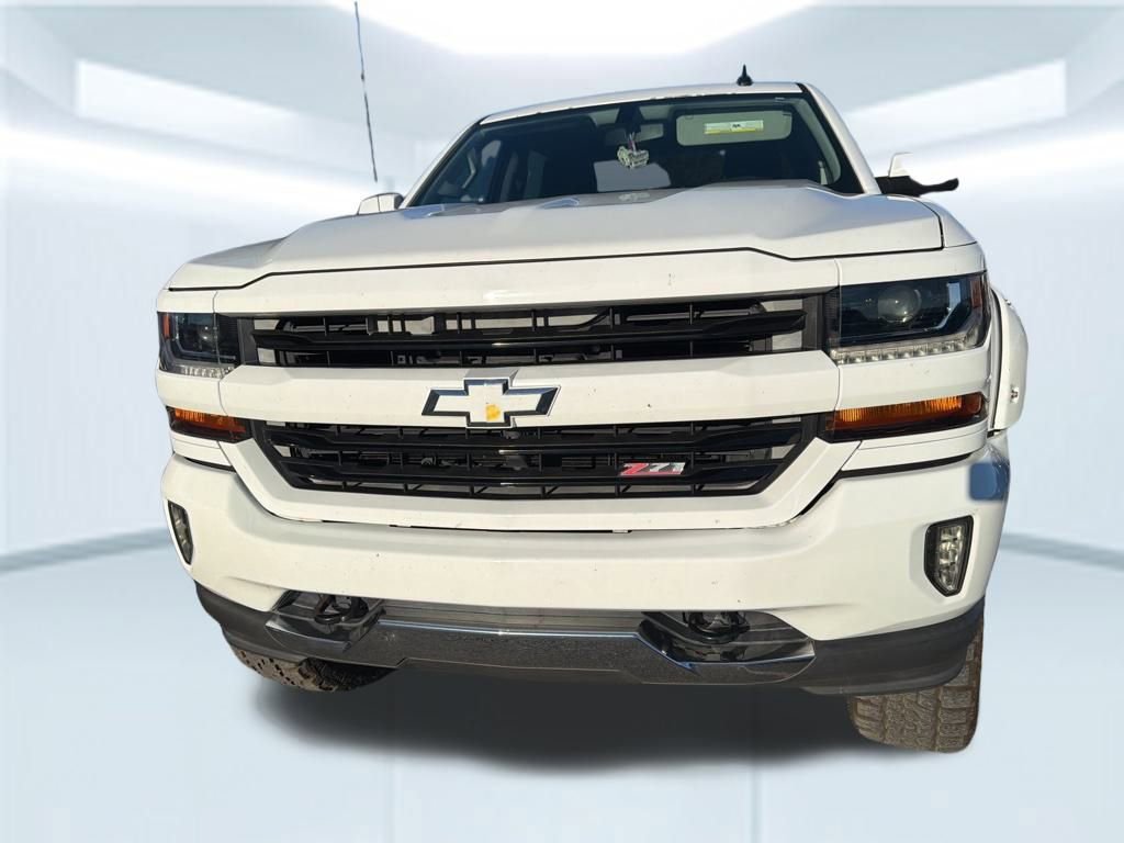 2017 Chevrolet Silverado 1500 LT photo 3
