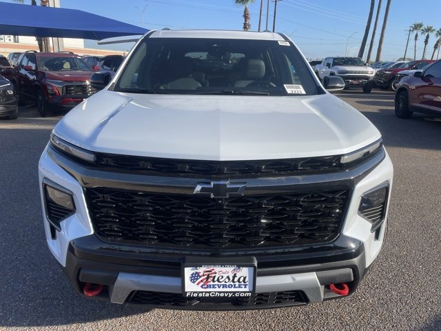 2026 Chevrolet Traverse photo 2