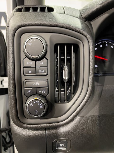 2026 Chevrolet Silverado 1500 Custom photo 10
