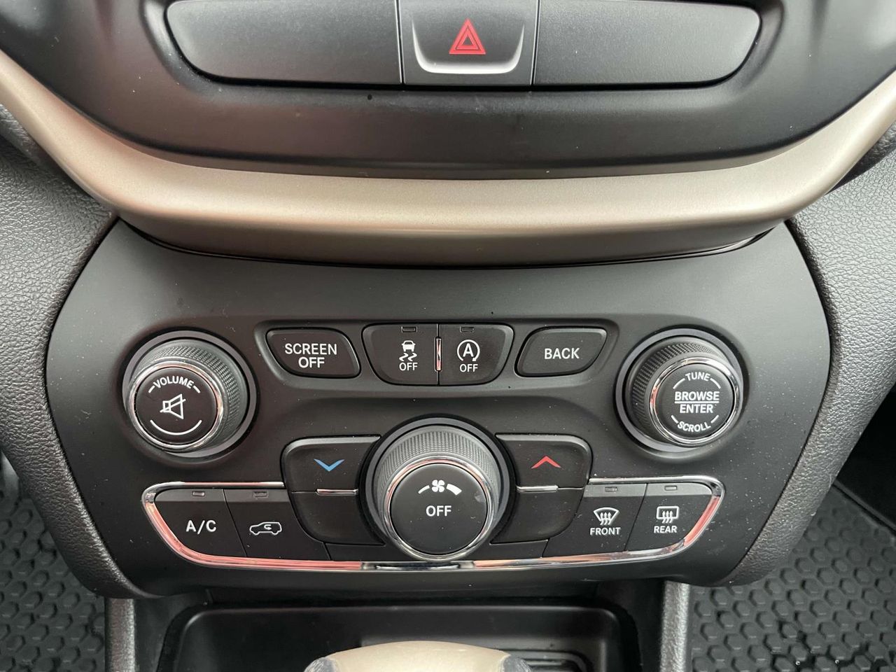 2017 Jeep Cherokee Latitude photo 23