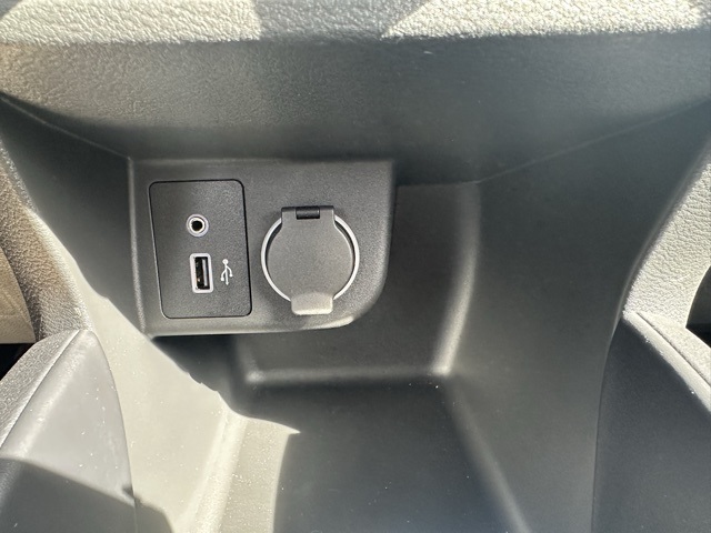 2025 Nissan Kicks Play S photo 18