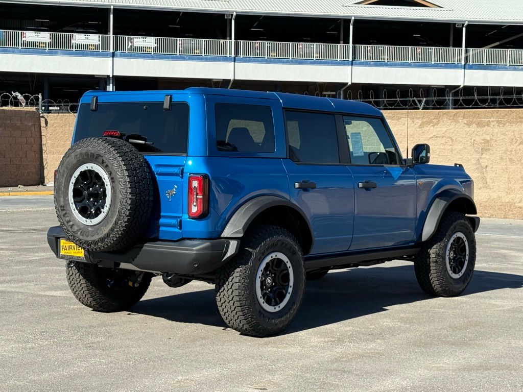 2025 Ford Bronco Badlands photo 2