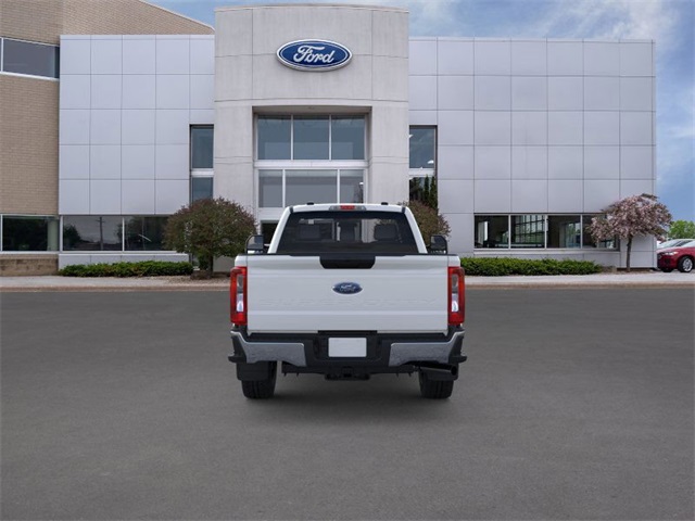 2025 Ford F-350 photo 5