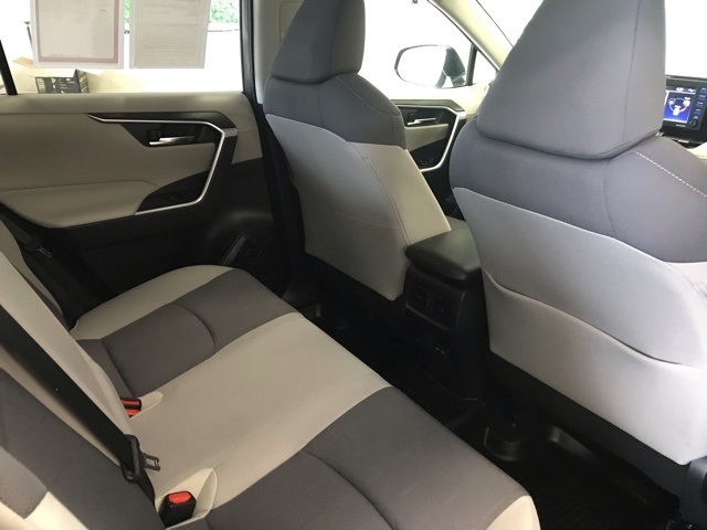 2022 Toyota RAV4 Hybrid XLE photo 14