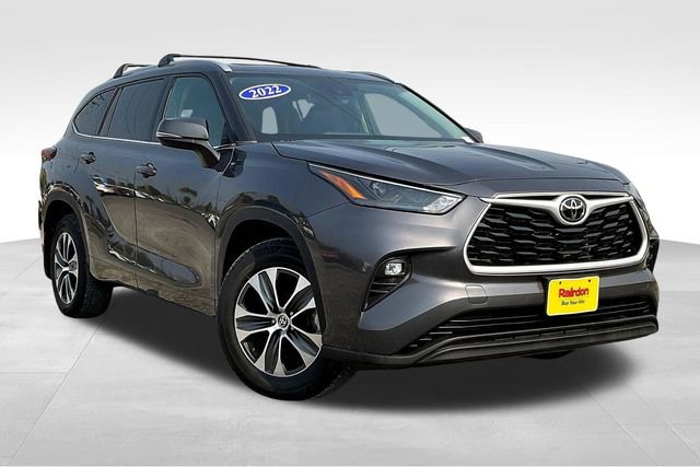 Pre-Owned 2022 Toyota Highlander XLE Sport Utility AWD 8-Speed