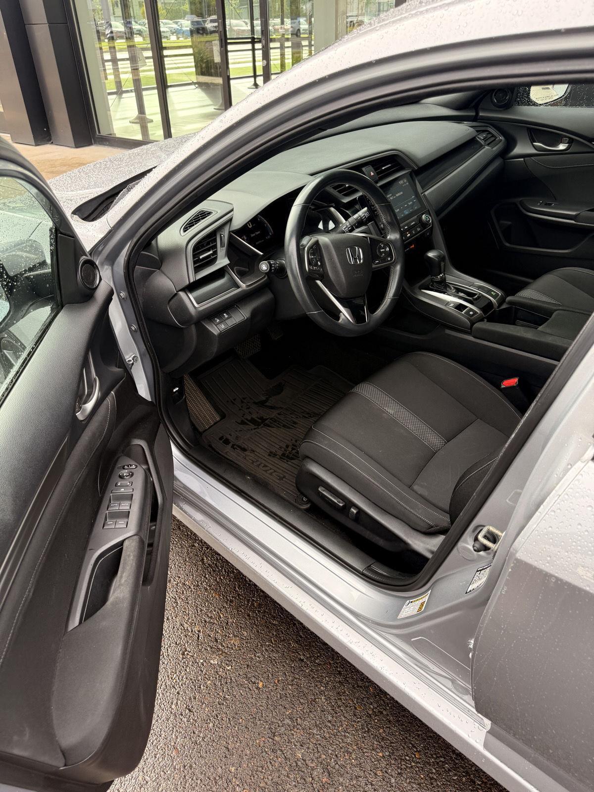 2020 Honda Civic Hatchback EX photo 8