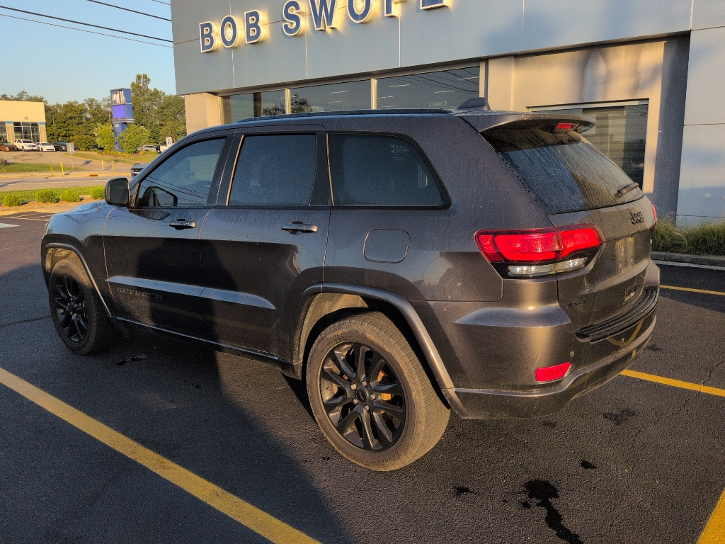 2018 Jeep Grand Cherokee Laredo photo 4