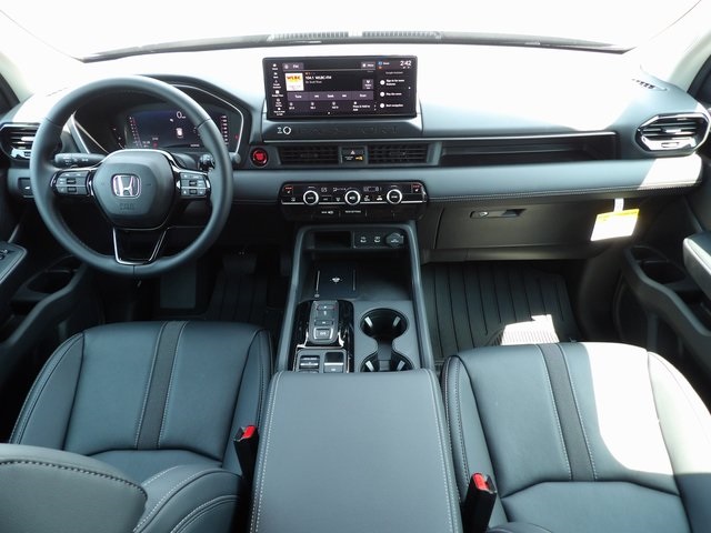 2026 Honda Passport photo 18