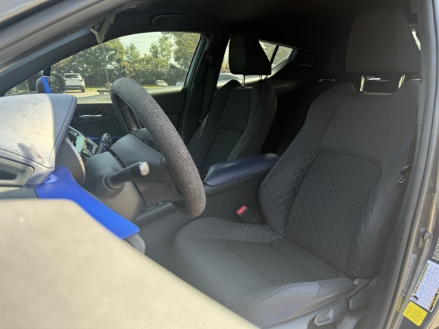 2022 Toyota C-HR XLE photo 10