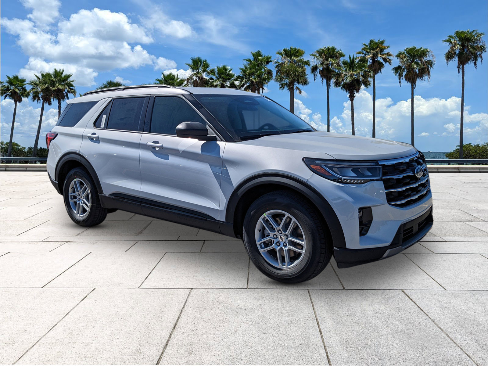 2026 Ford Explorer photo 2