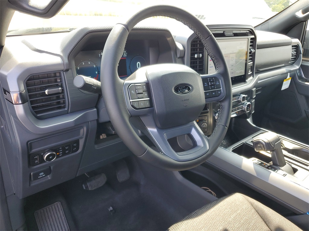 2025 Ford F-150 XLT photo 6