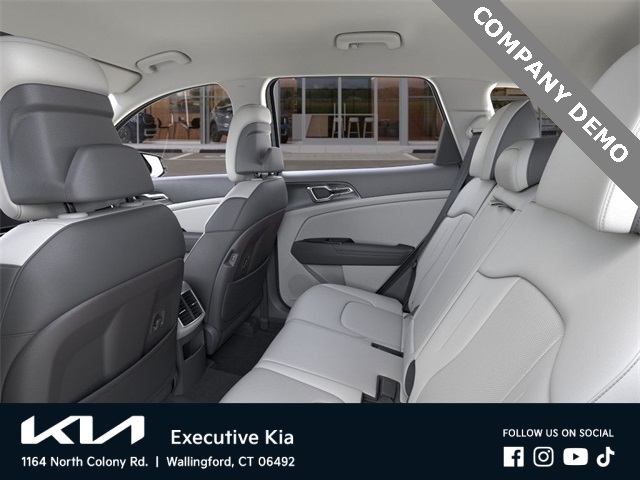 2025 Kia Sportage EX photo 17