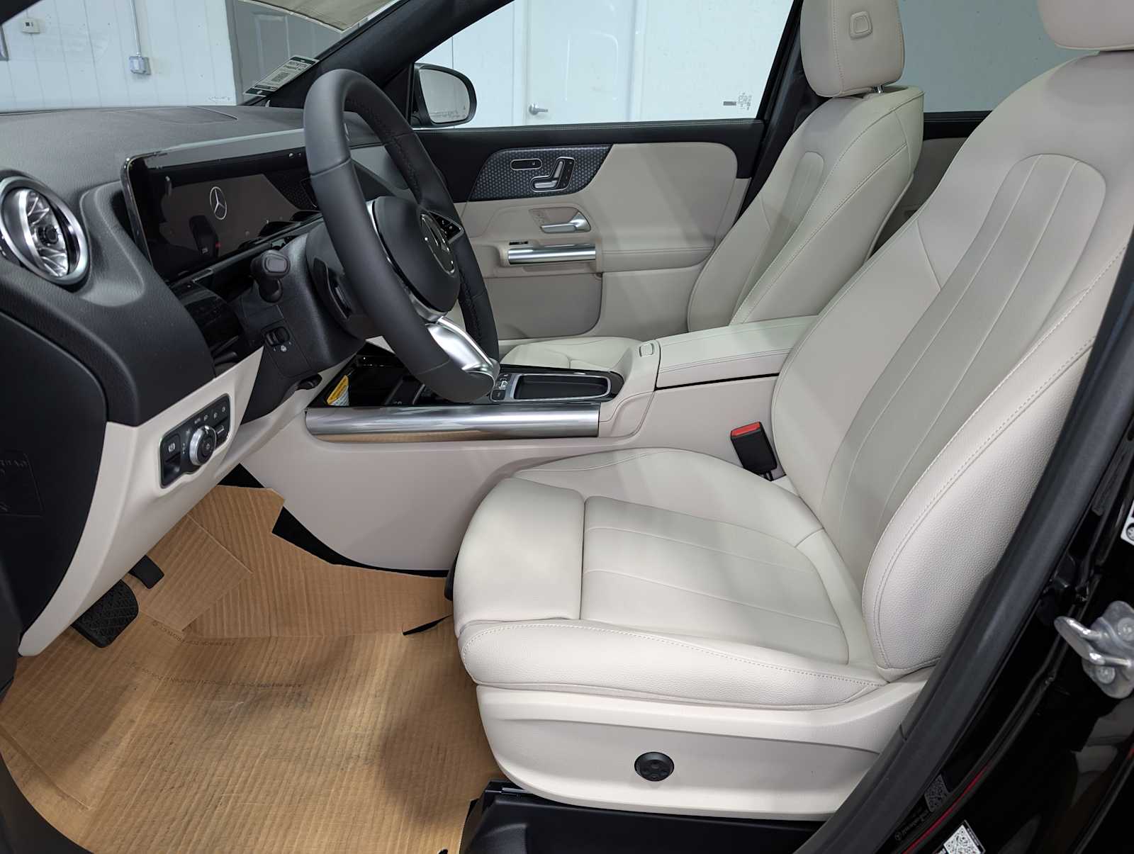 2026 Mercedes Benz GLA 250 4MATIC photo 3