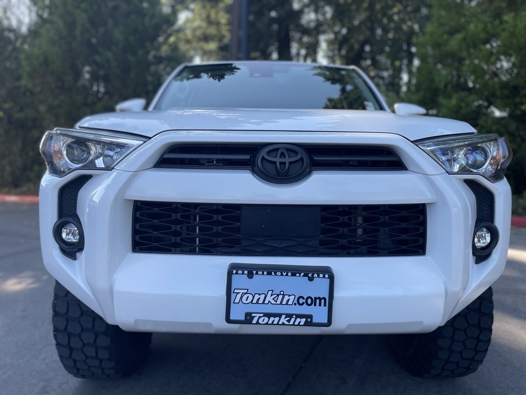 2022 Toyota 4Runner SR5 photo 4