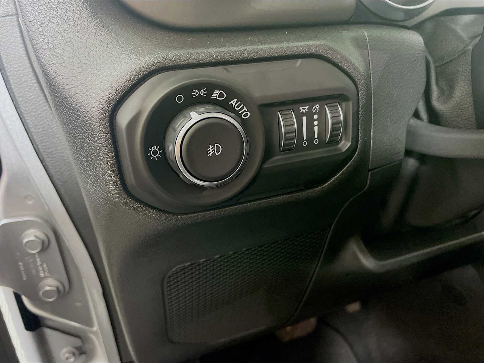 2021 Jeep Wrangler Unlimited Sahara photo 8