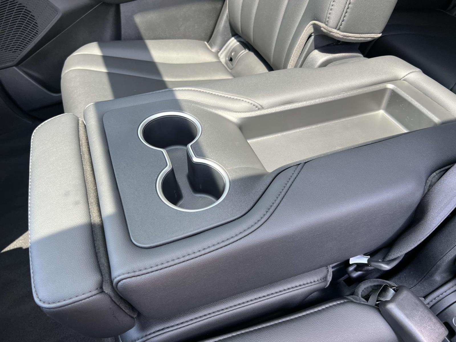 2025 Acura MDX SH-AWD photo 12