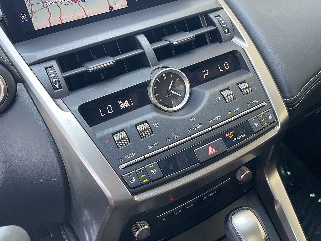 2019 Lexus NX 300 Luxury photo 16