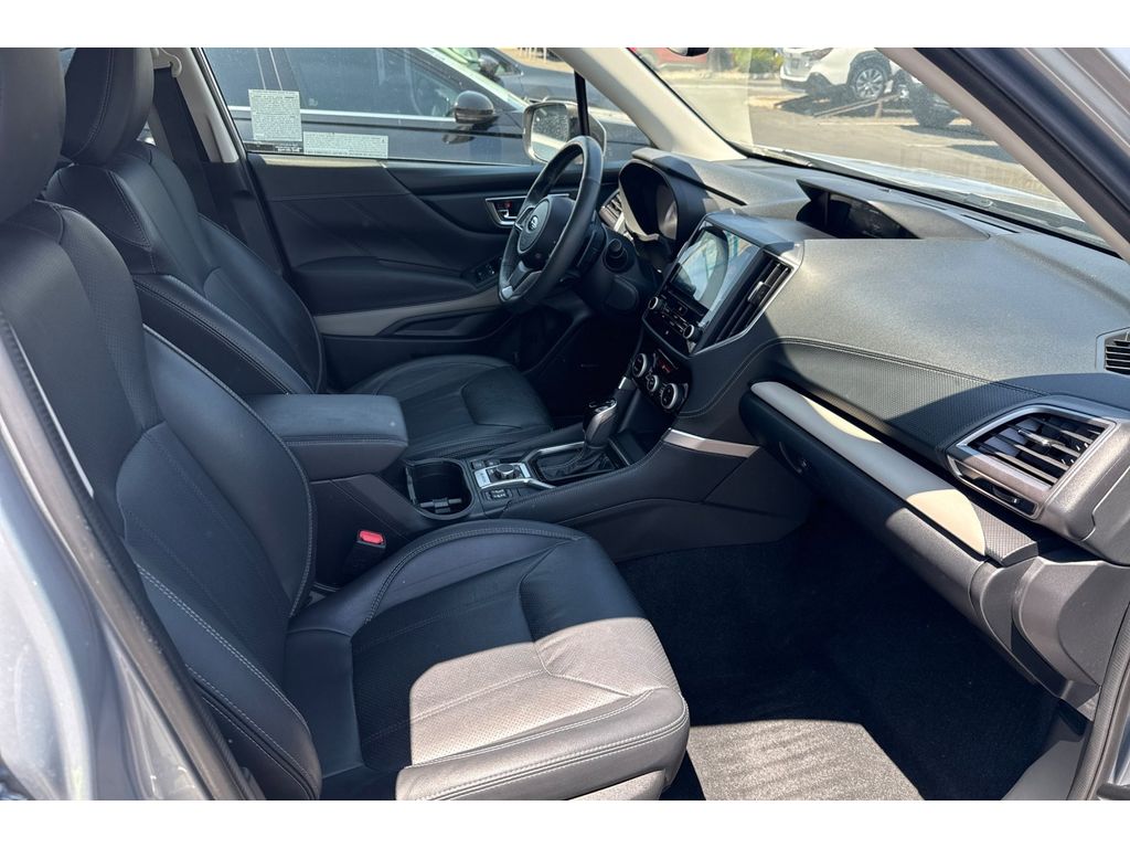 2022 Subaru Forester Limited photo 18