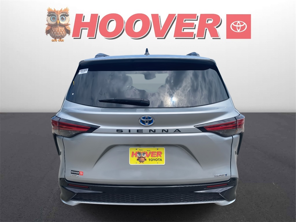 2023 Toyota Sienna XSE photo 3