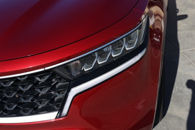 2023 Kia Sorento LX photo 8
