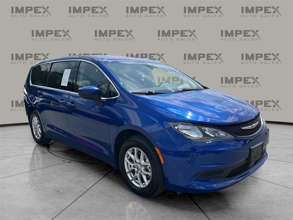 2021 Chrysler Voyager LX photo 7