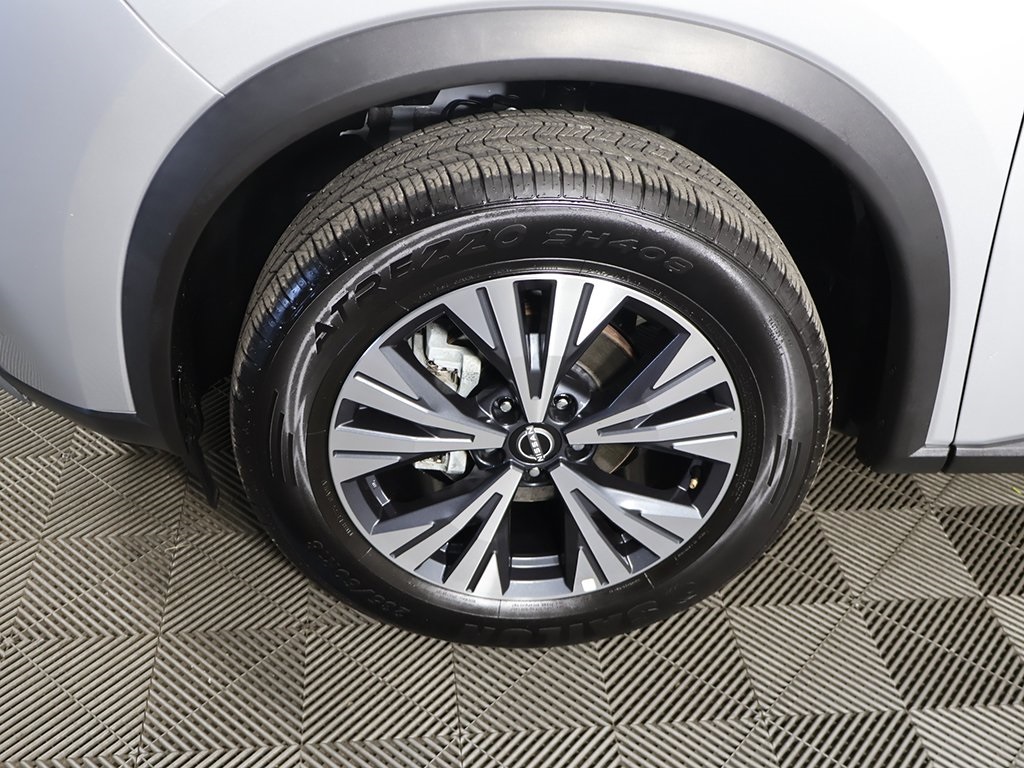 2023 Nissan Rogue SV photo 12