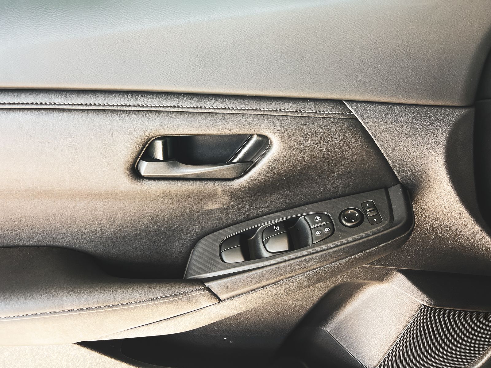2025 Nissan Sentra S photo 13