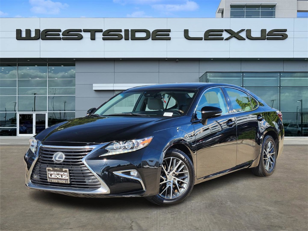 2016 Lexus ES 350's photo