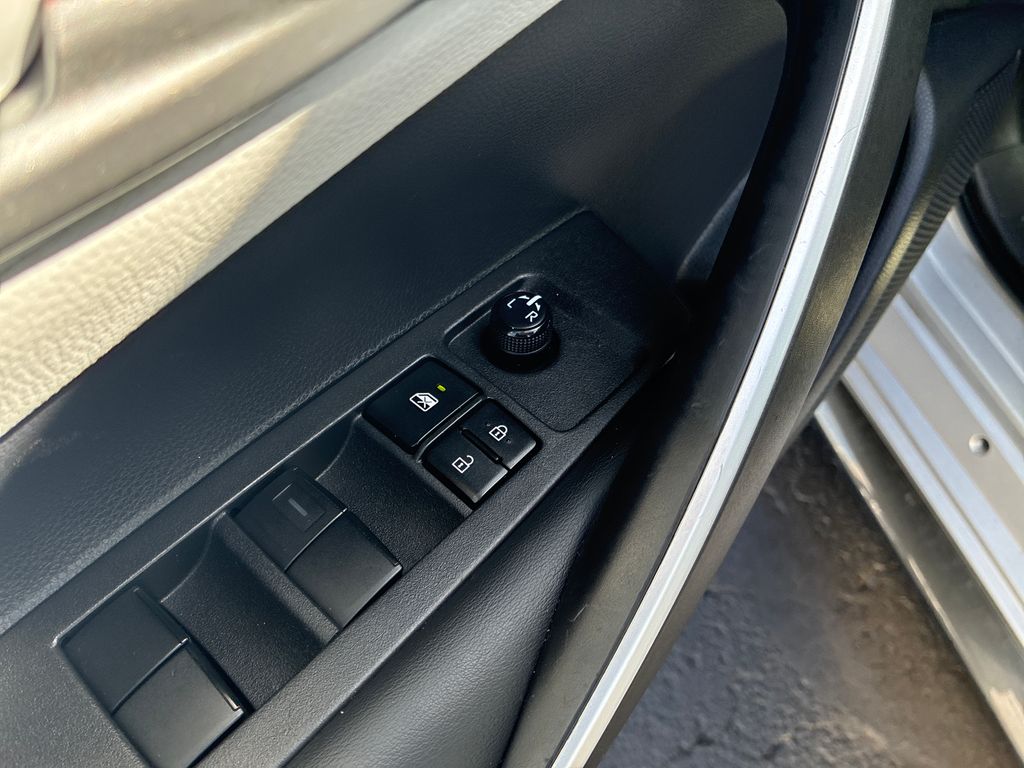 2022 Toyota Corolla SE photo 10