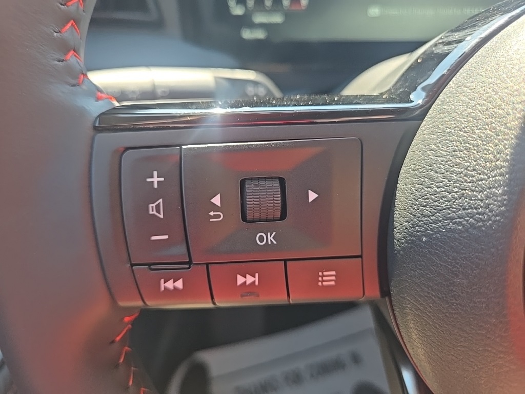 2026 Nissan Kicks SR photo 14