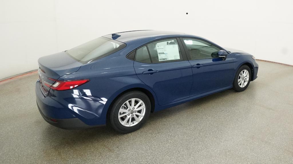 2025 Toyota Camry LE photo 22