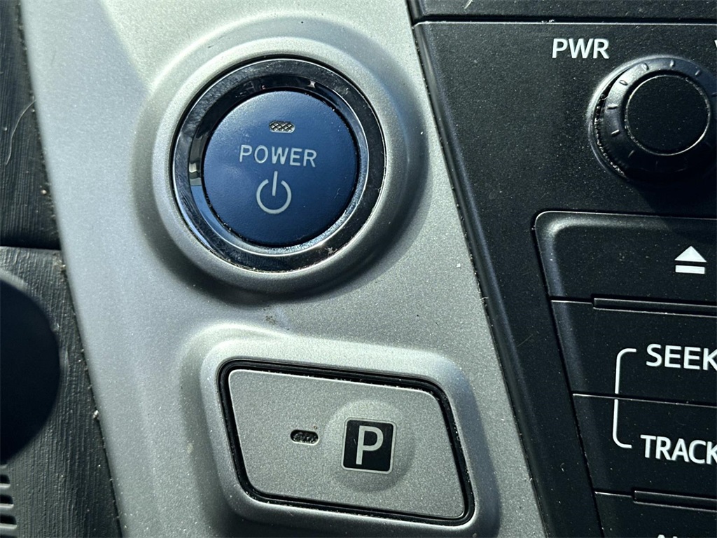 2013 Toyota Prius V Five photo 20
