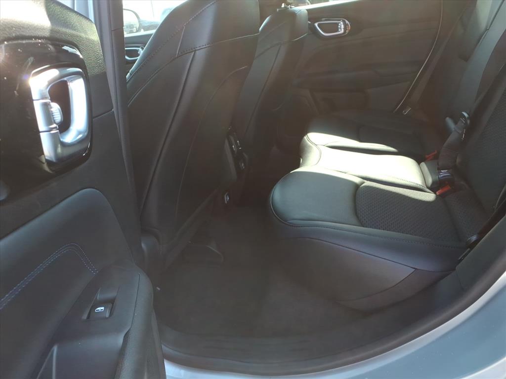 2026 Jeep Compass Latitude Altitude photo 3