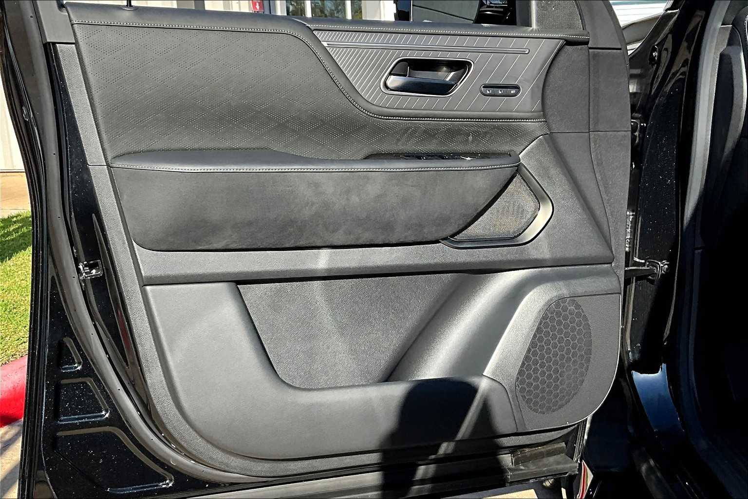 2025 Infiniti QX80 photo 18