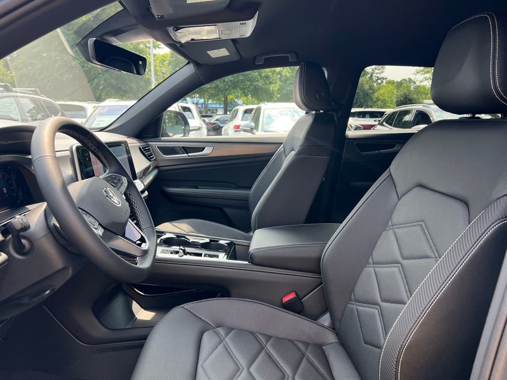 2025 Volkswagen Atlas Cross Sport SE Technology photo 3