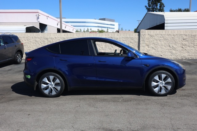 2023 Tesla Model Y Long Range photo 2