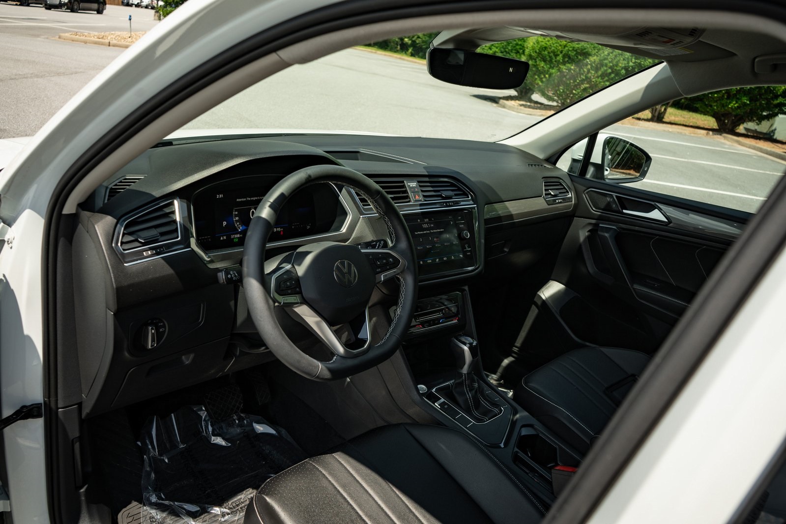 2022 Volkswagen Tiguan SE photo 10