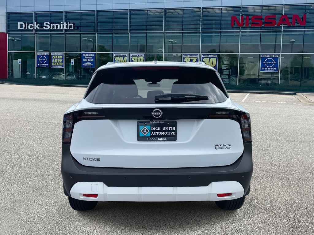 2026 Nissan Kicks SV photo 2