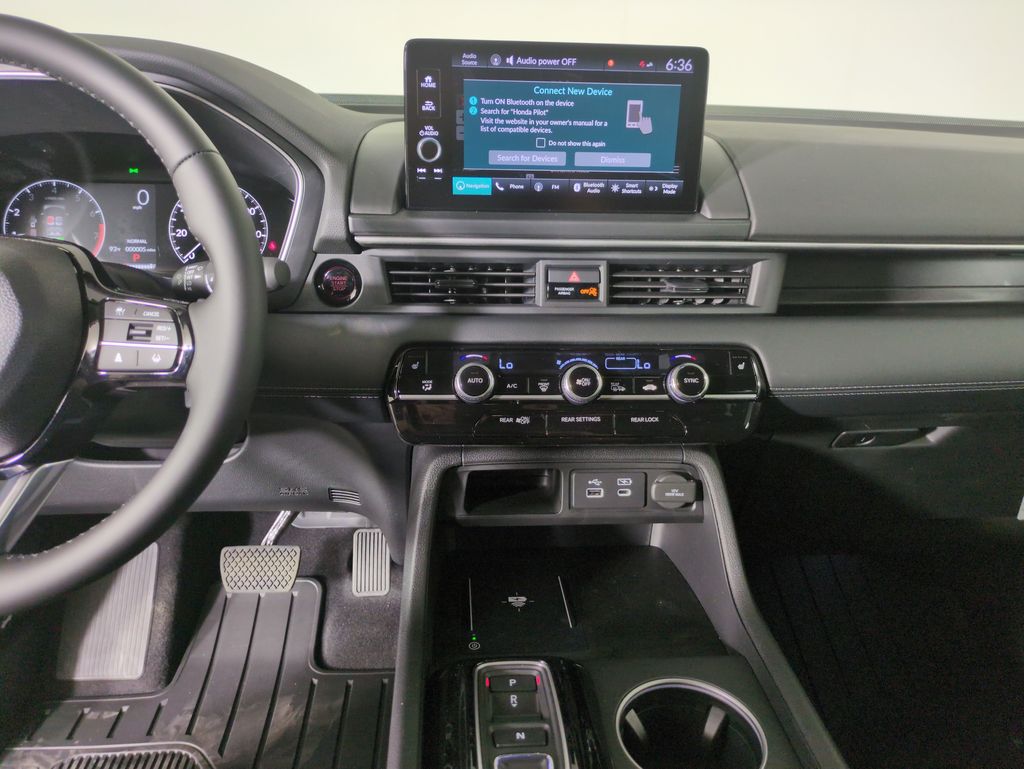 2025 Honda Pilot Touring photo 16