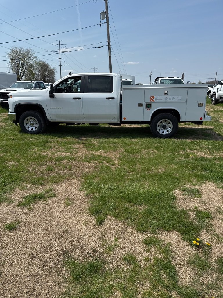 2024 Chevrolet Silverado 3500HD photo 9