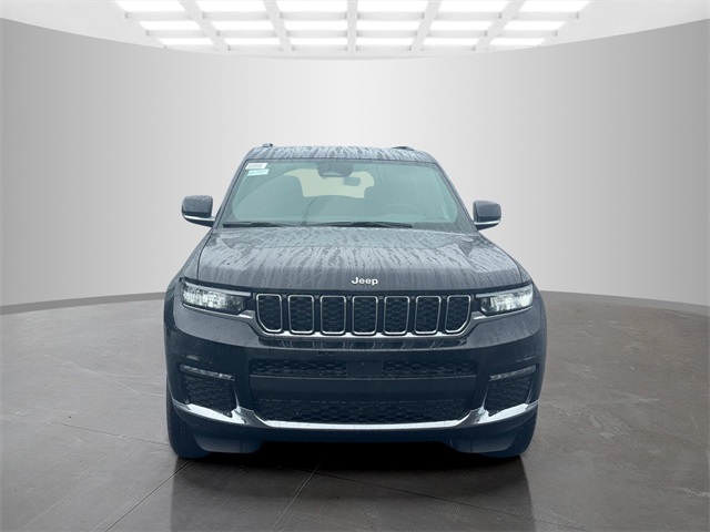 2025 Jeep Grand Cherokee Limited photo 2