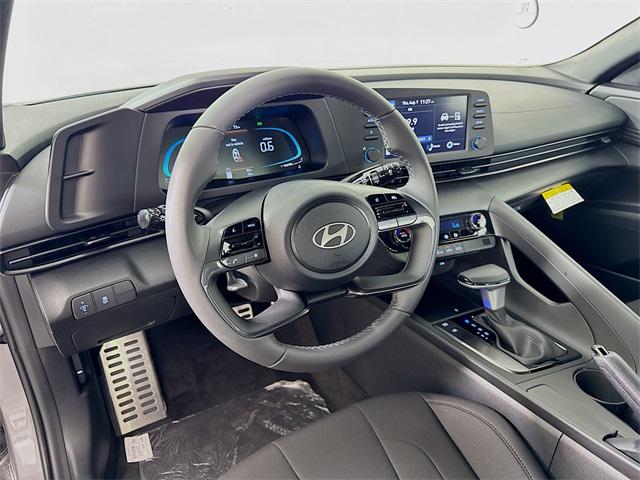 2025 Hyundai Elantra SEL Sport photo 11