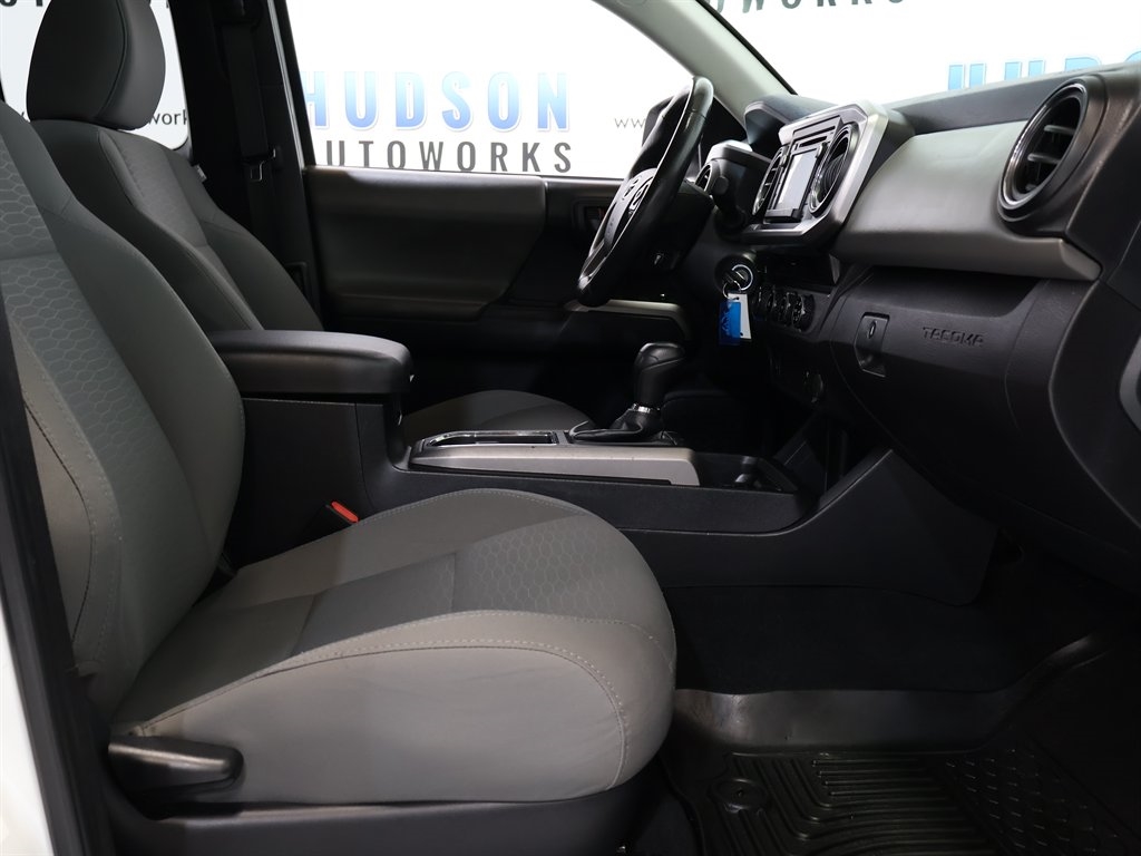 2018 Toyota Tacoma SR5 Access Cab V6 4x4 photo 22