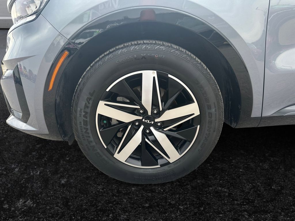 2023 Kia Sorento S photo 18