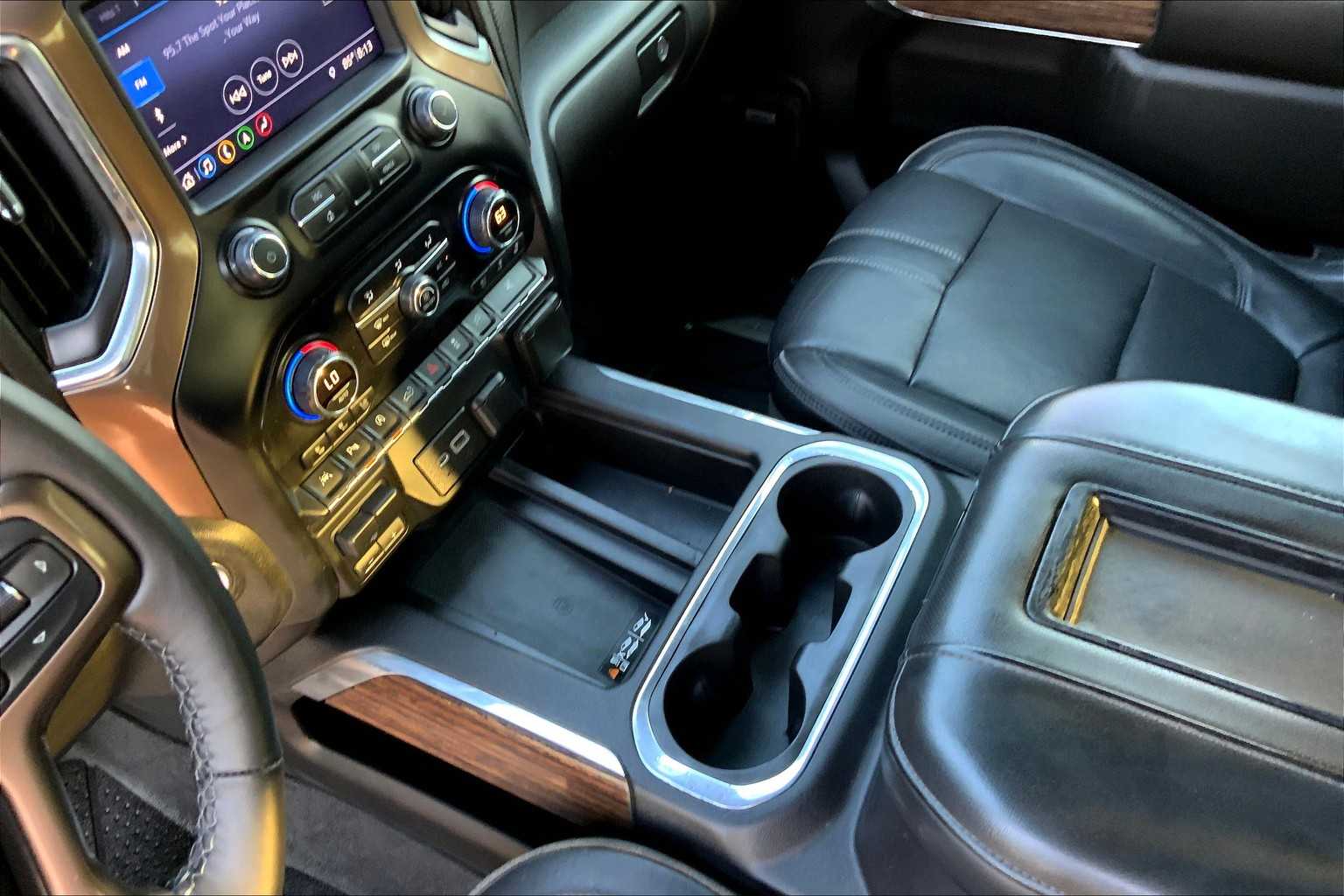 2019 Chevrolet Silverado 1500 High Country photo 15